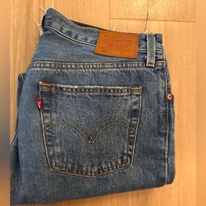 Levi’s 501 wedgie fit- hardly worn